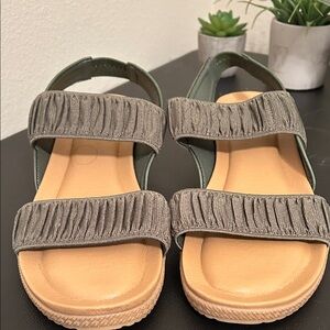 White Mountain Moss Green Women's Sandals